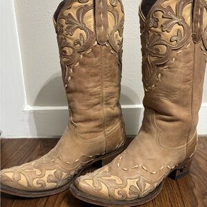 LANE Western Cowboy Boots with Embroidered Design
